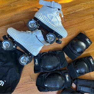 (LIKE NEW) Size 7 Sneaker Roller Skates PLUS knee, elbow, wrist pads